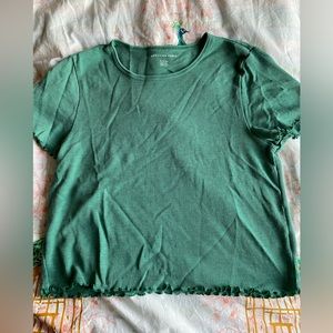 Like New AE Green Lettuce Hem Top